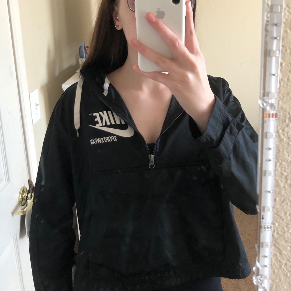 nike windbreaker